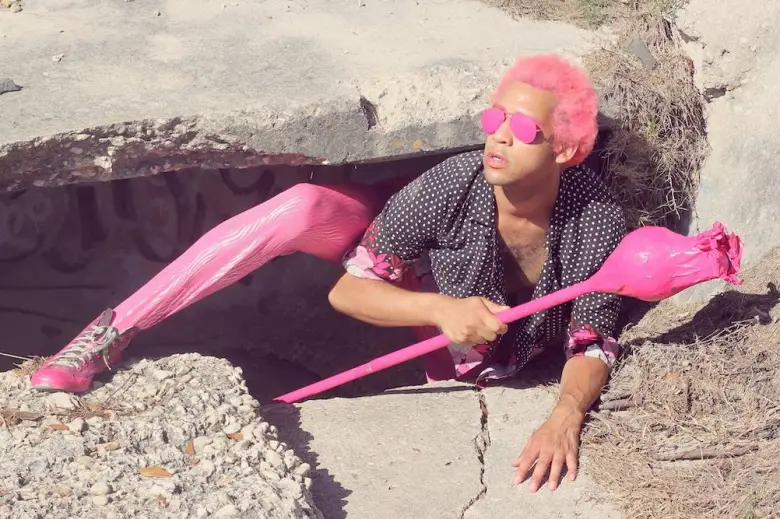 San Antonio multidisciplinary performer Wayne Holtz