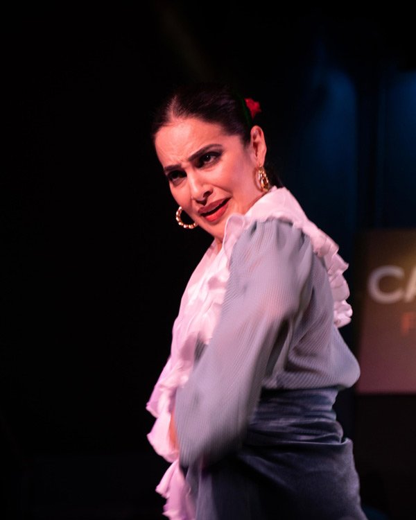 Illeana Gómez performing flamenco