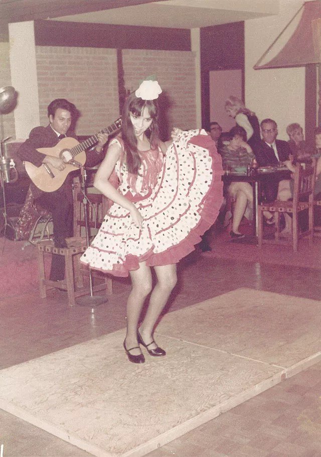 Flamenco performance at El Poco Loco in San Antonio in the mid-to-late 1960s, with Willie “El Curro” Champion on guitar